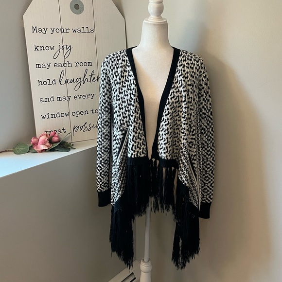 Bethany Mota Sweaters Bethany Mota Black White Fringe Trim Soft